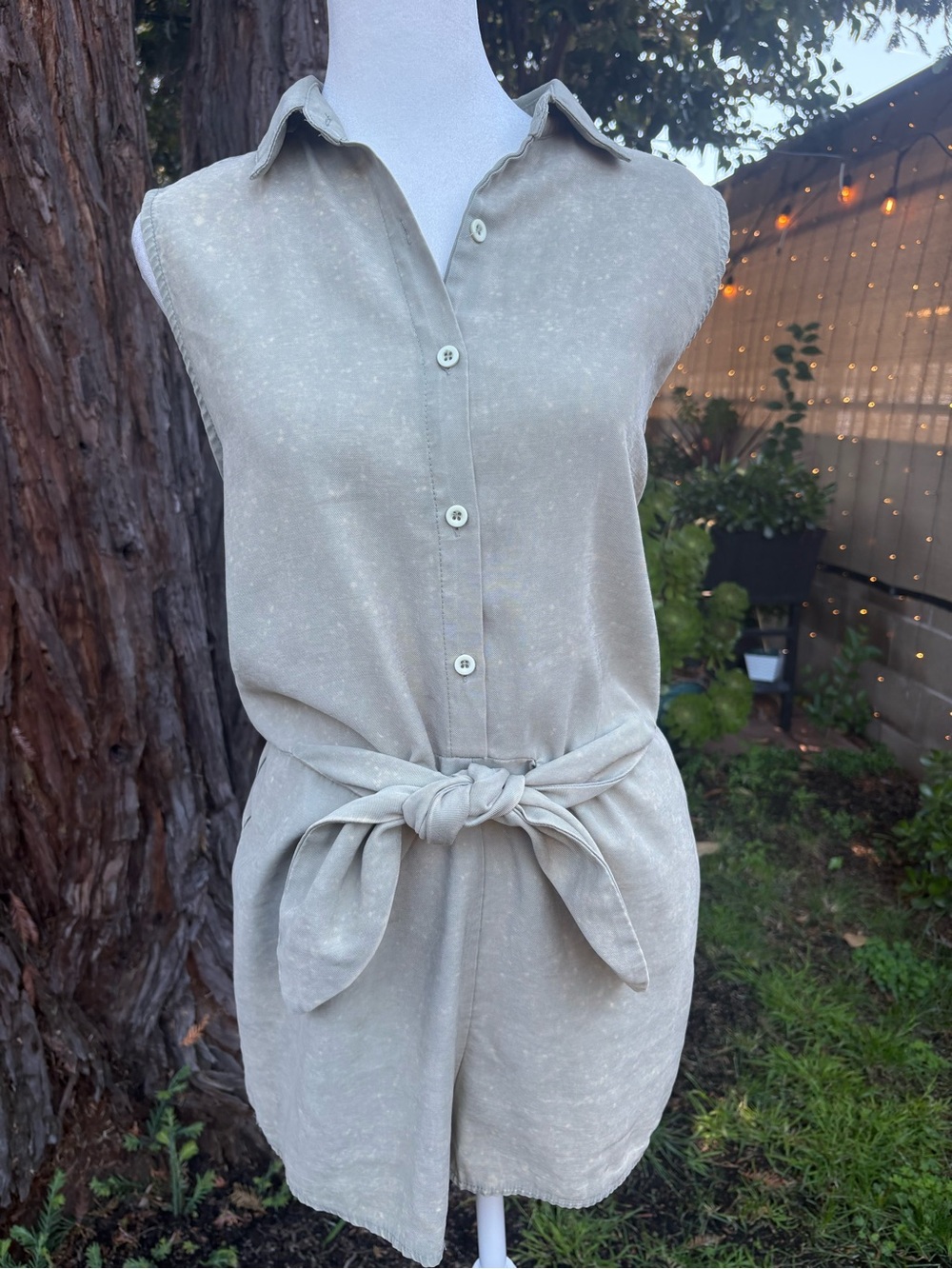 She + Sky Sage Green Tie Waist Sleeveless Romper Medium